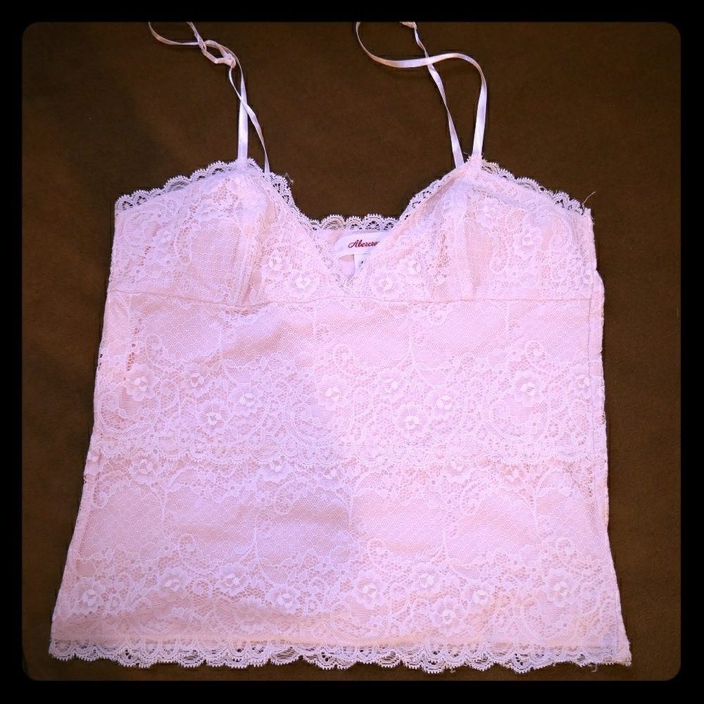 Lace tank top with adjustable straps